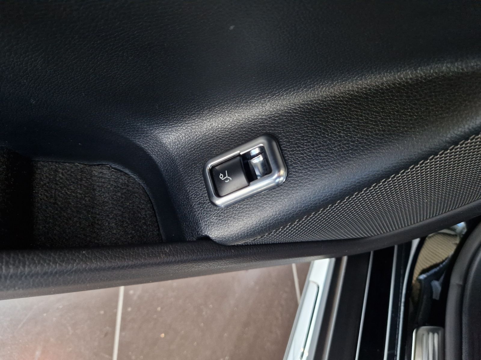 Fahrzeugabbildung Mercedes-Benz GLA 250 4Matic AMG-LINE PANO LED