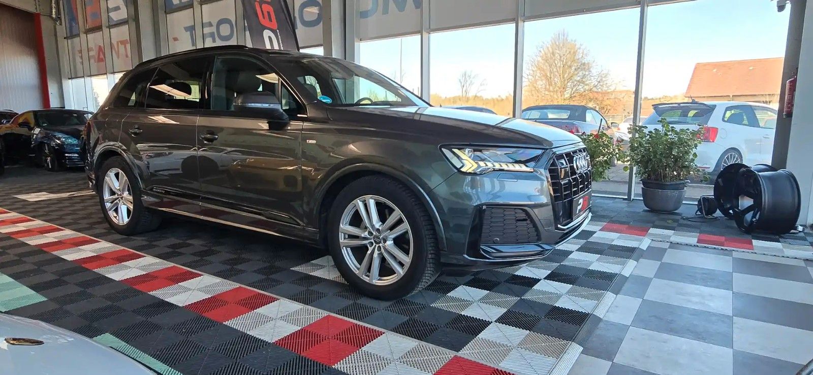 Audi Q7 - 1