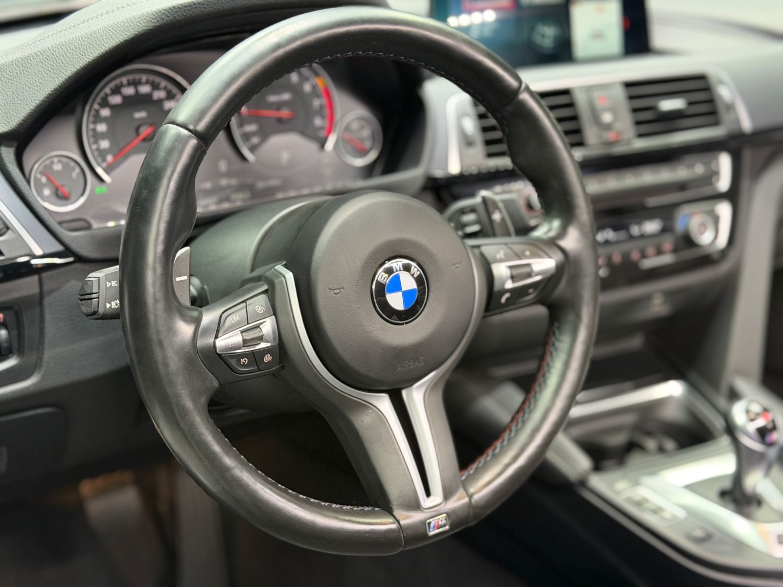 Fahrzeugabbildung BMW M4 Coupe DKG|NAVI|DEUTSCHES FAHRZEUG|LCI