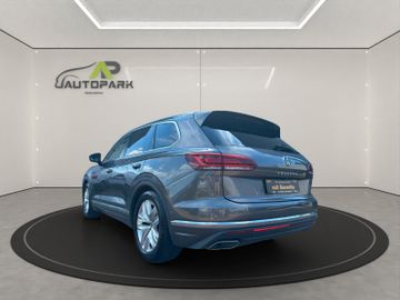 Volkswagen Touareg - 4