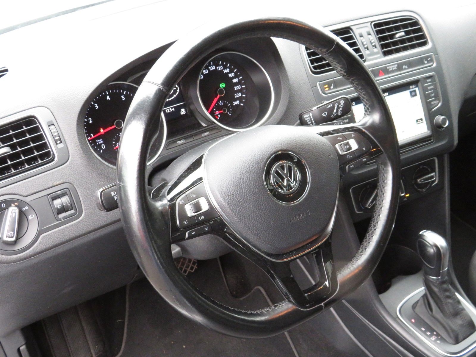 Fahrzeugabbildung Volkswagen Polo  Comfortline DSG SITZH. NAVI PDC GRA 4-T.