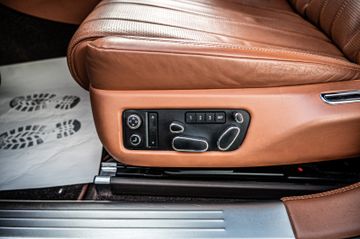 Fahrzeugabbildung Bentley Flying Spur 4.0 V8 PANO|CAM|LUFT|SHZ|SLF|KEYLES