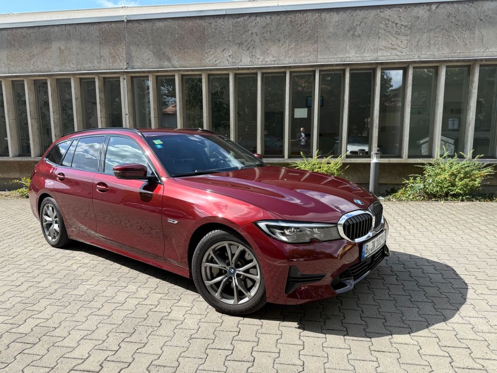 Image of BMW 330