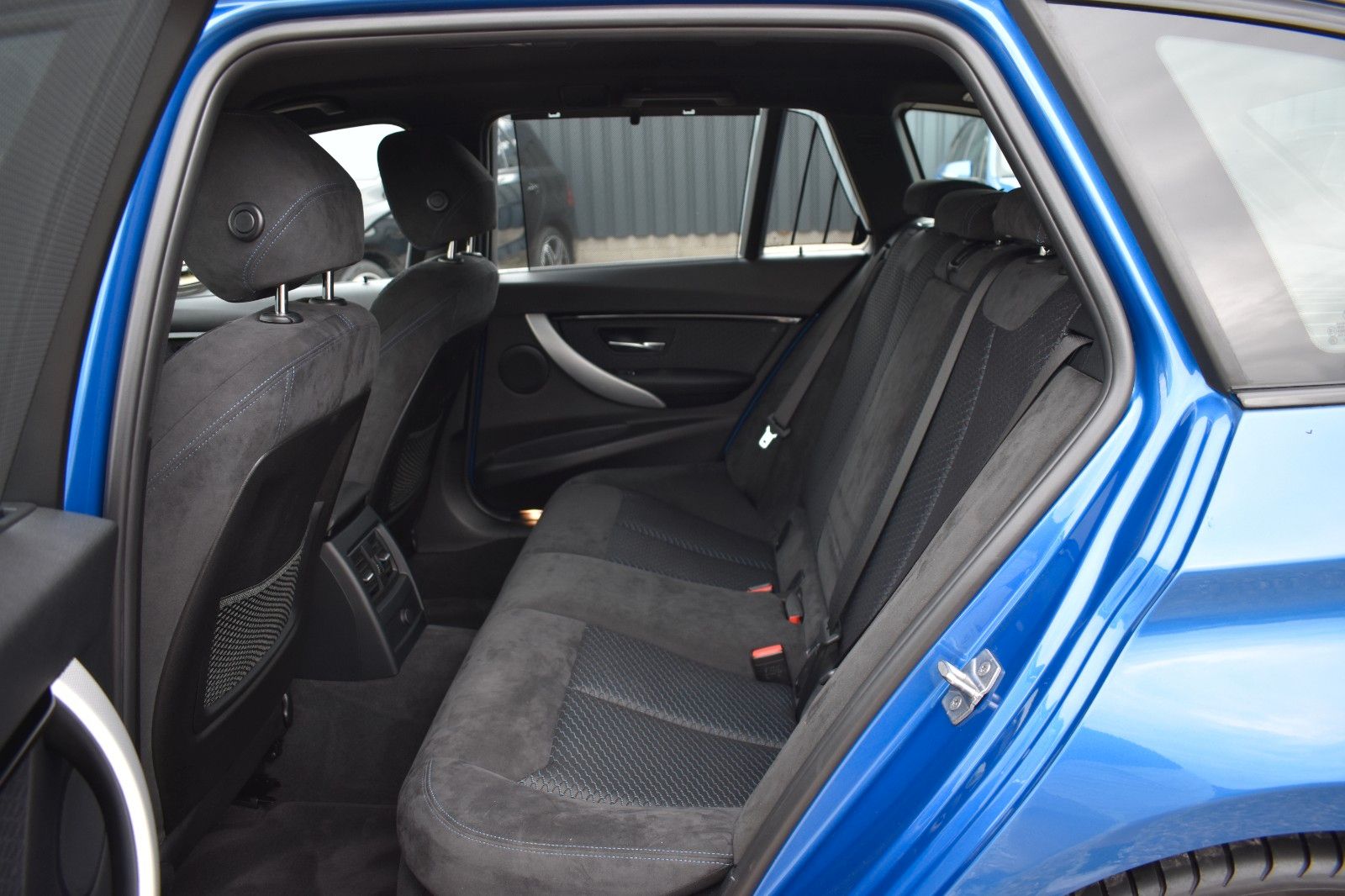 Fahrzeugabbildung BMW 318 d Touring M Sport EstorilB. Automatik LED