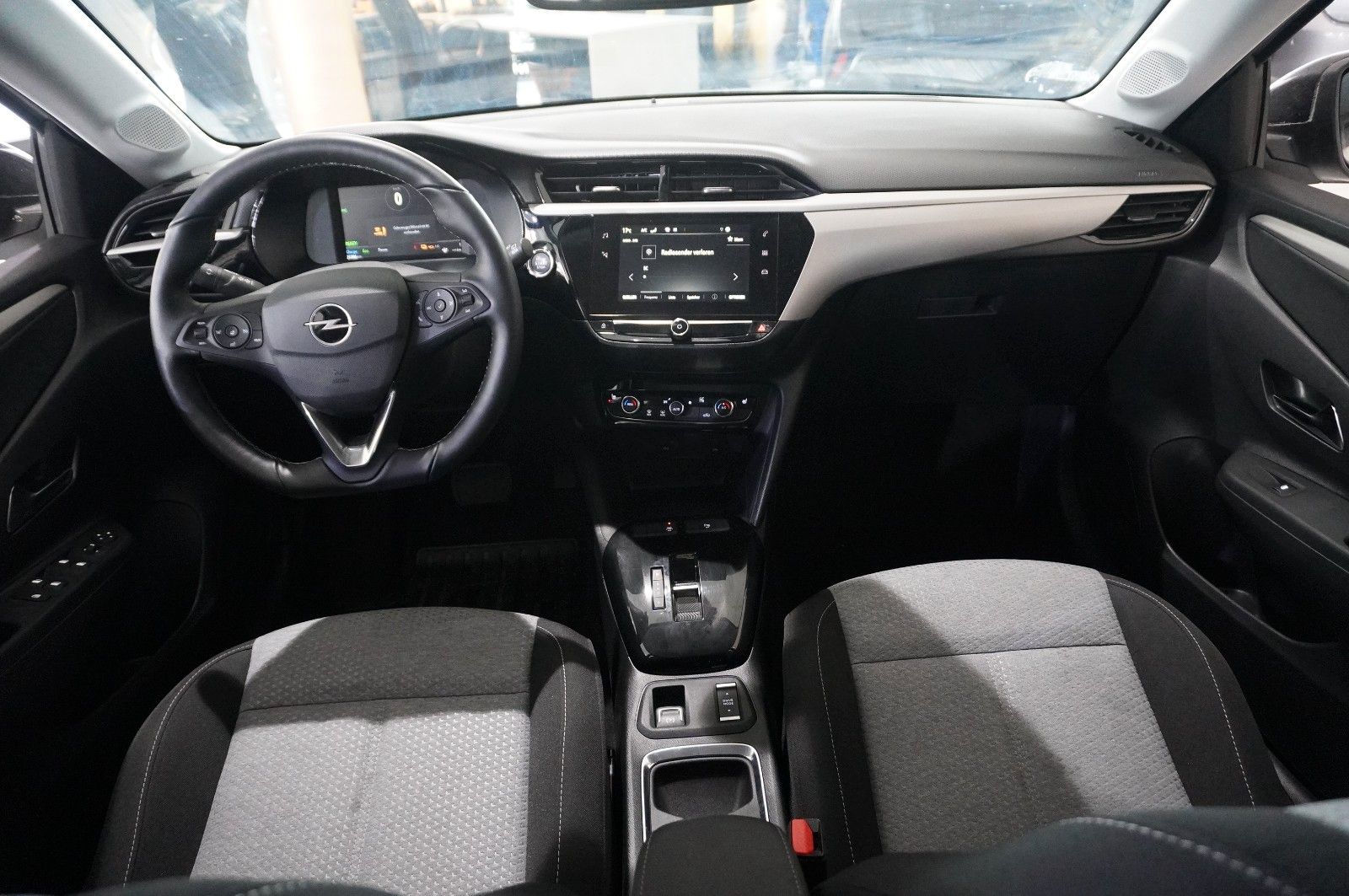 Fahrzeugabbildung Opel Corsa-e F FACELIFT 3-PHASIG NAVI/LED/DAB/11KW/SH