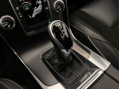 VOLVO V60 D4 AWD/ R-DESIGN / GARANTIE / BUSINESS VOLVO V60 D4 AWD/ R-DESIGN / GARANTIE / BUSINESS