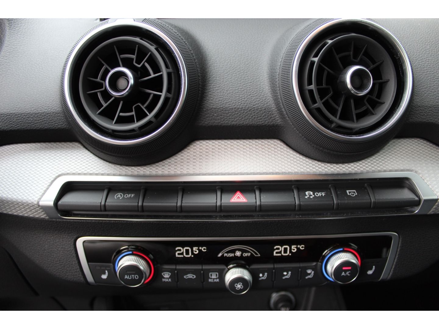 Q2 35 TFSI S-tronic - APP*Keyless*elHeckkl.*AHK!