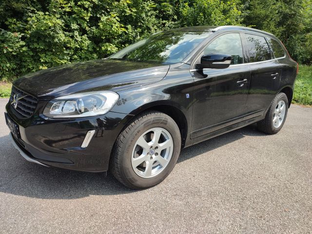 Volvo XC60 D4 Ocean Race 8xREIFEN KAMERA AHK LEDER PAN