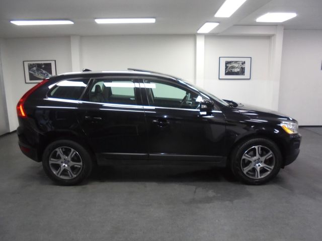 Volvo XC60 D5 AWD Automatik Summum WR+SR Panorama AHK