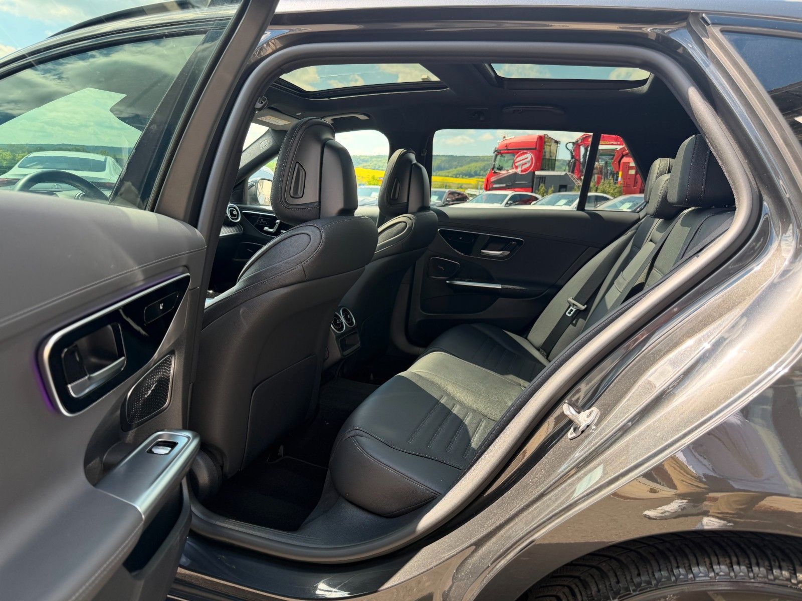Fahrzeugabbildung Mercedes-Benz C 300d T AMG+Digital+Pano+AHK+Memory+360+HUD
