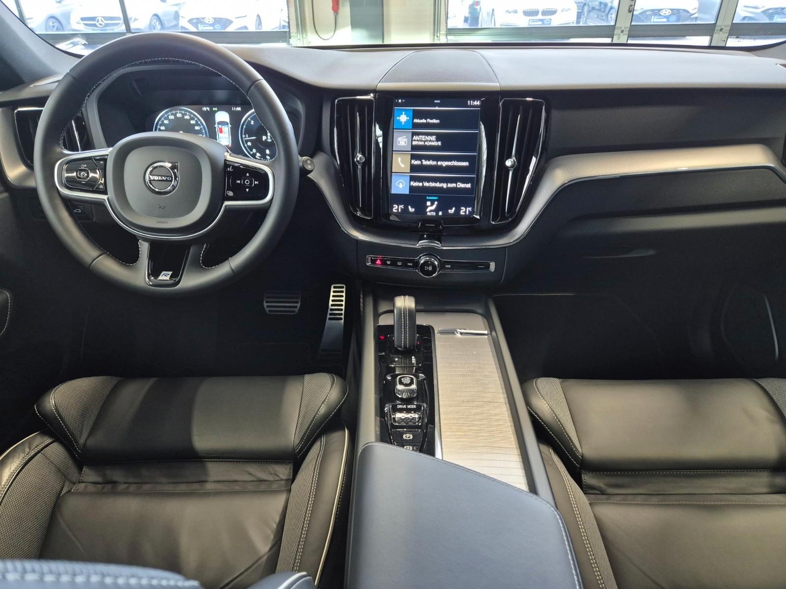 Volvo XC60 R DESIGN 2.0d AWD LEDER NAVI SPUR CAMERA