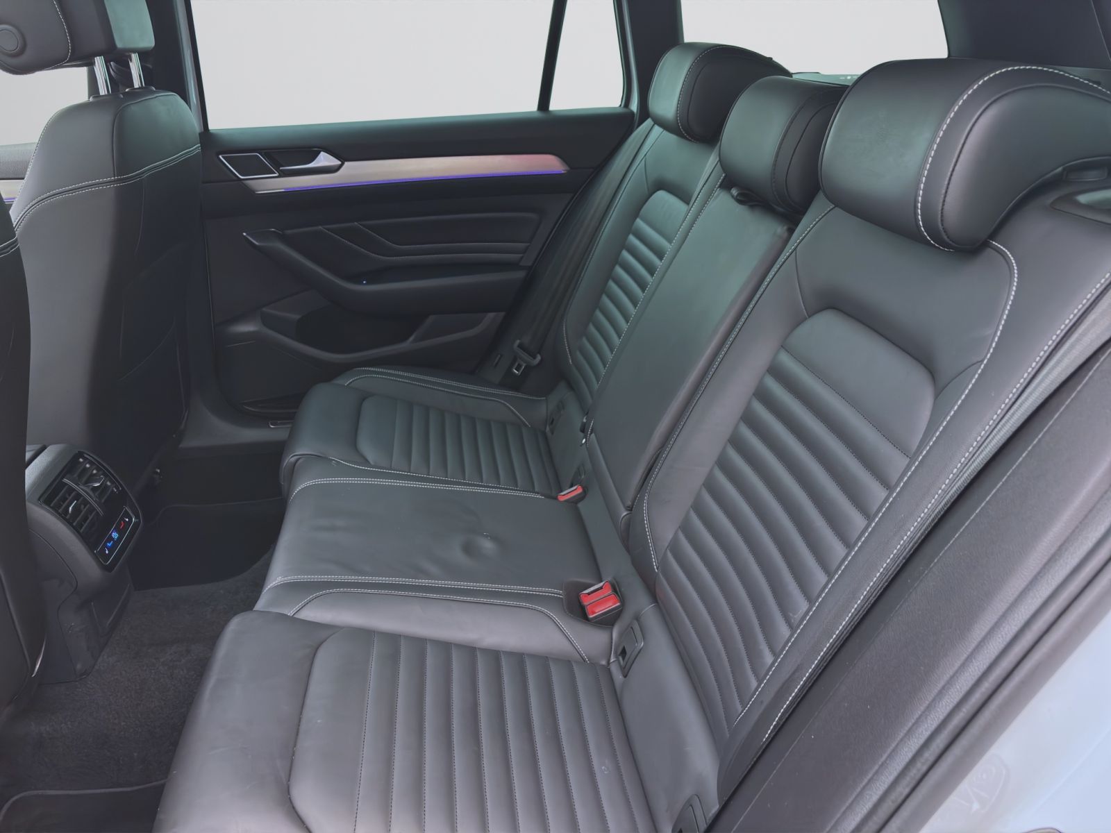 Volkswagen Passat Variant - Bild 16