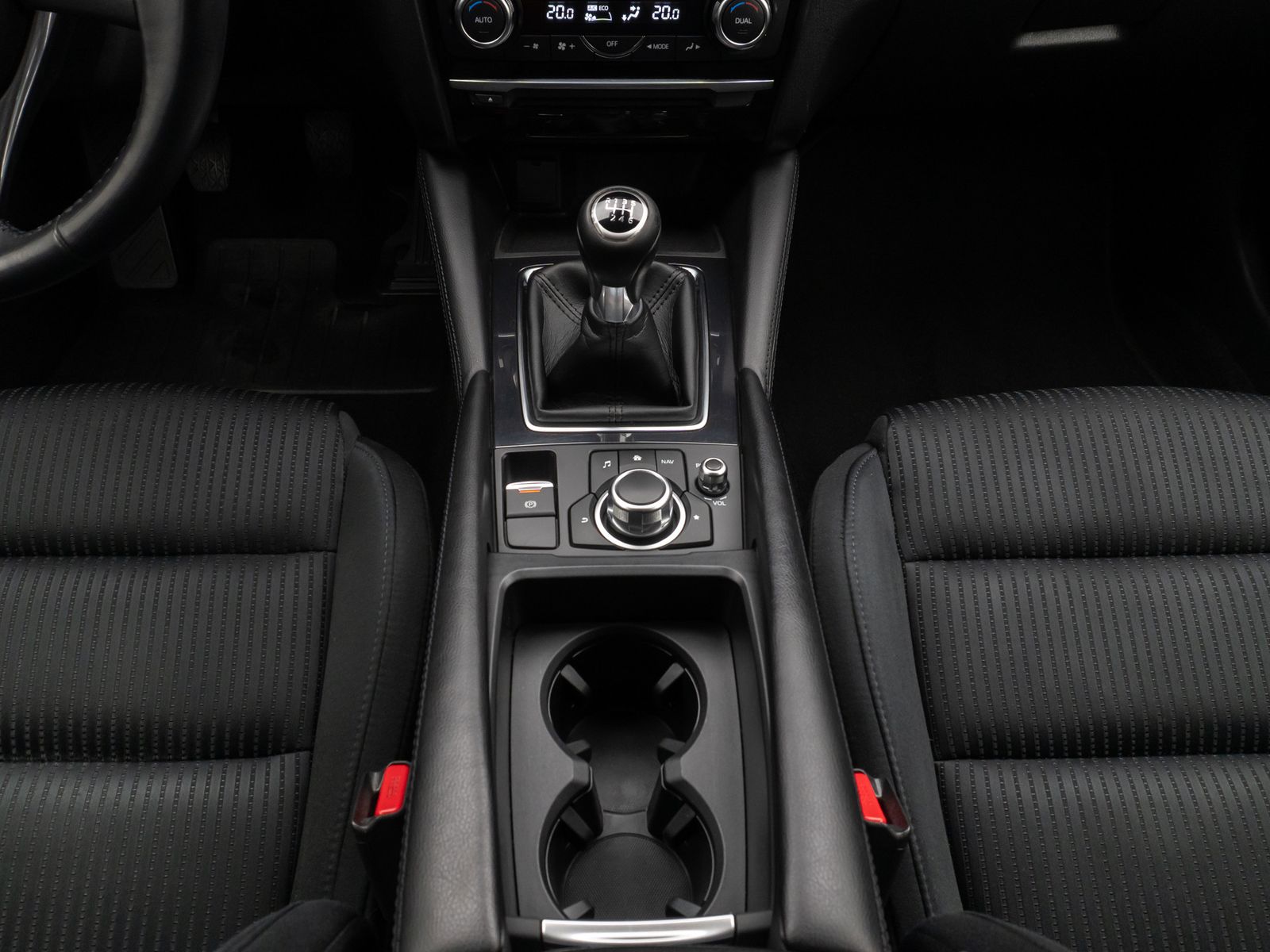 Fahrzeugabbildung Mazda 6 Kombi Sports-Line HUD BOSE Kamera AHK 8fach