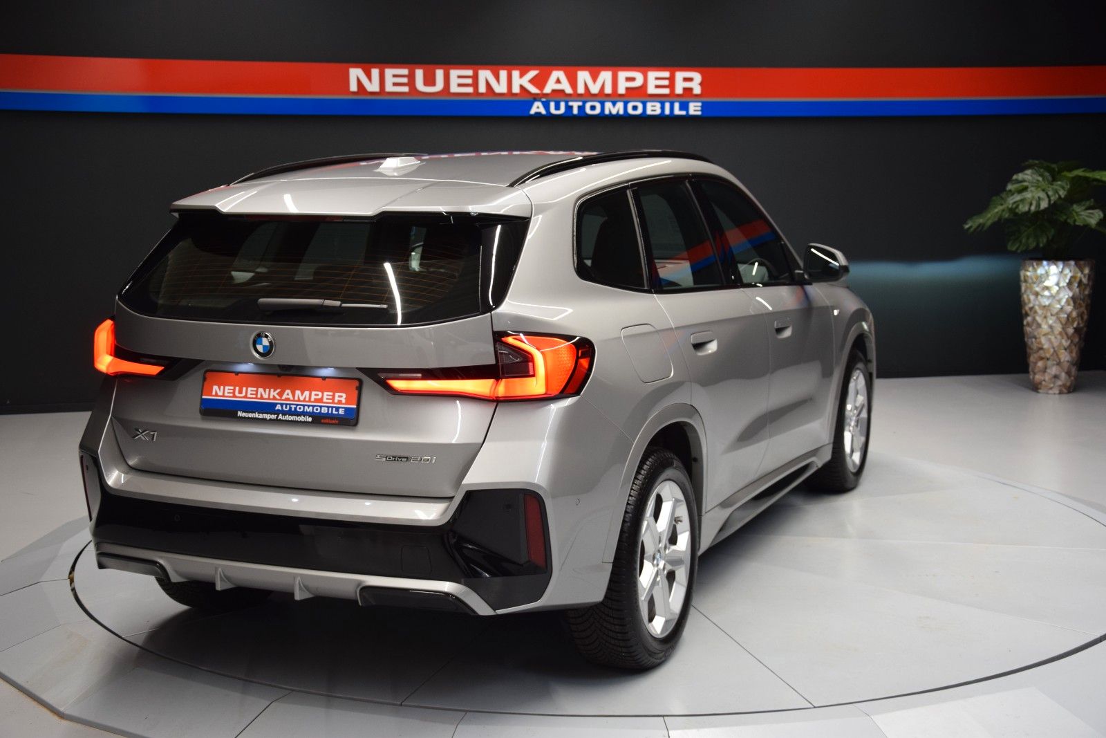 Fahrzeugabbildung BMW X1 sDrive 20 i M Sport ACC Leder H&k LED Kamera