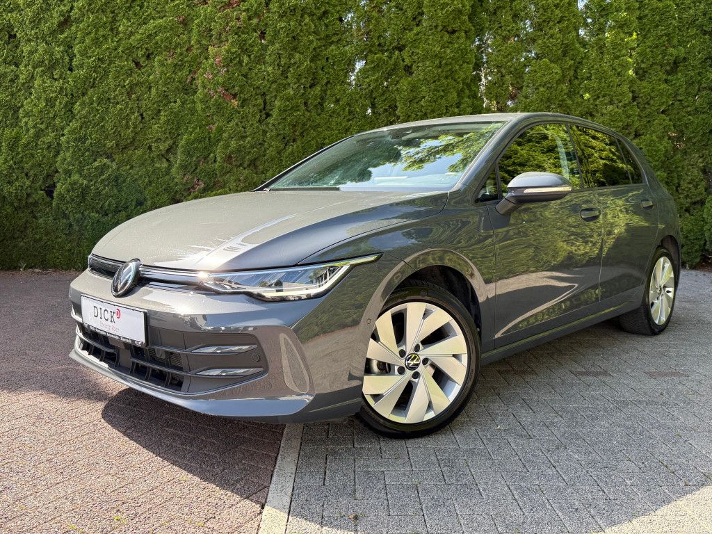 Fahrzeugabbildung Volkswagen Golf Lim. 2.0 TDI DSG Goal LED+KAM+ACC+SHZ+CARPL