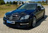 Mercedes-Benz C 63 AMG 6.2 V8 AMG Performance Paket - Mercedes-Benz C 63 AMG in Lübeck
