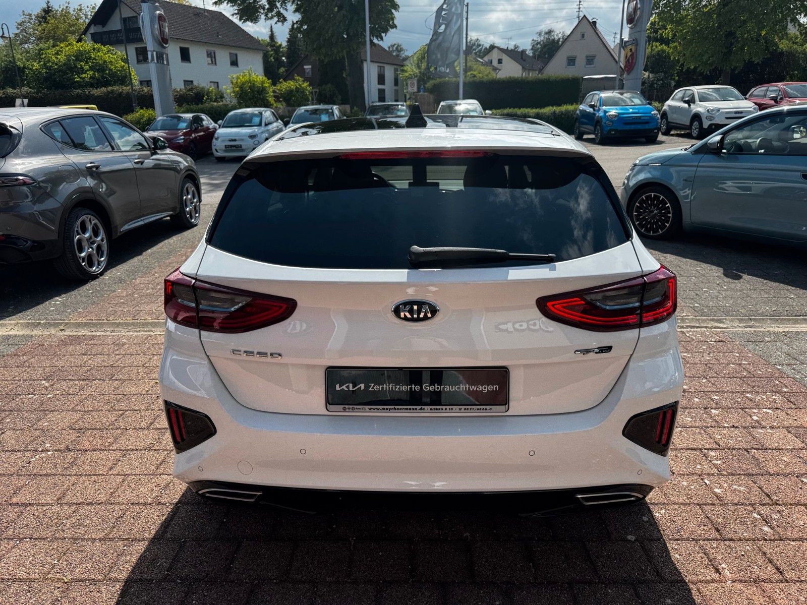 Fahrzeugabbildung Kia Ceed 1.4 GT-LINE GLASDACH NAVI KAMERA SITZHEIZUN