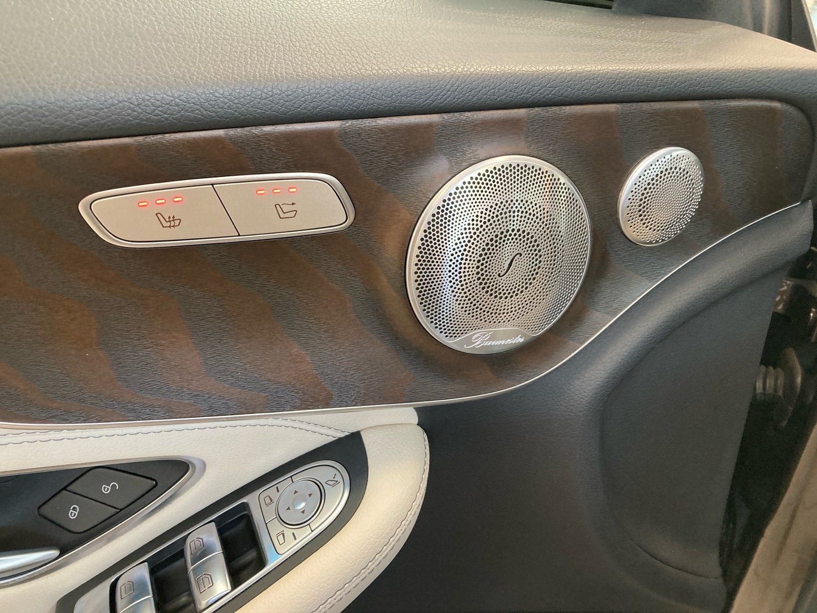 Fahrzeugabbildung Mercedes-Benz C 300 AMG*Burmester*Distro*Totwink*LED*Kam*AHK*