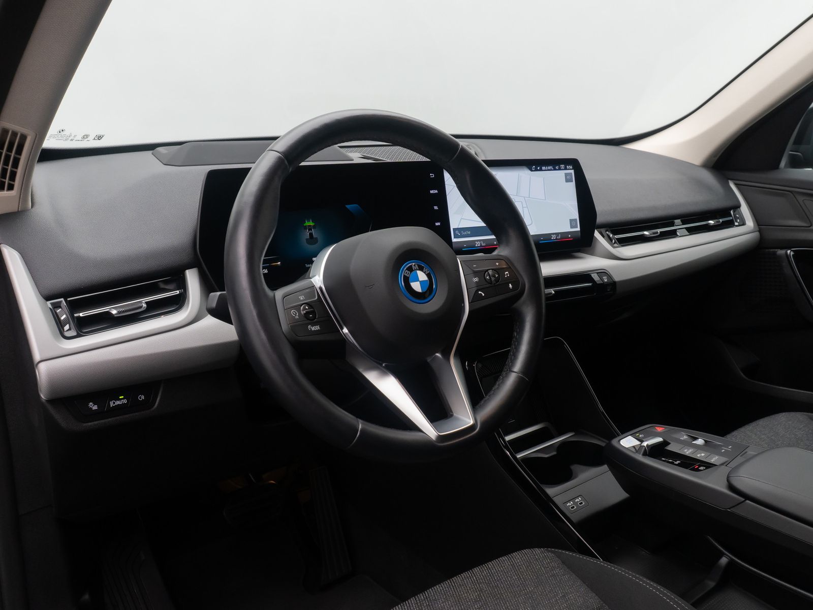 Fahrzeugabbildung BMW iX1 xD30 HUD DAB Komfort FernlichtAs Geschwindig