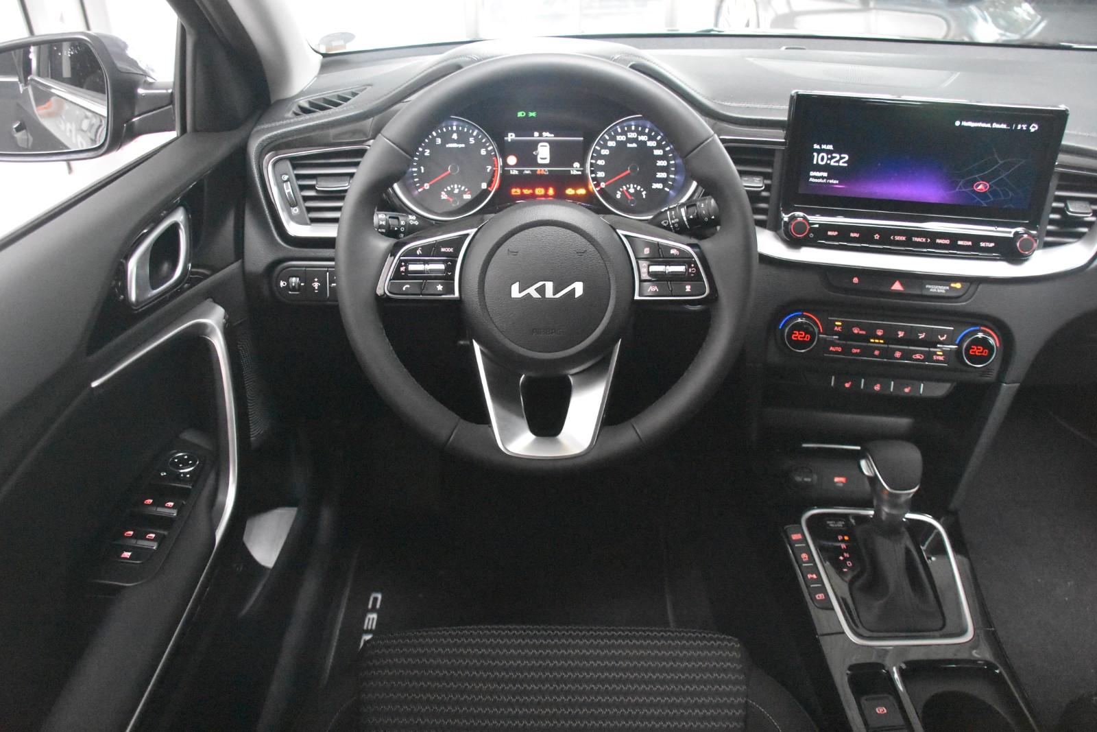 Kia Ceed SW Ultimate Edition DCT Navi Kamera SCC