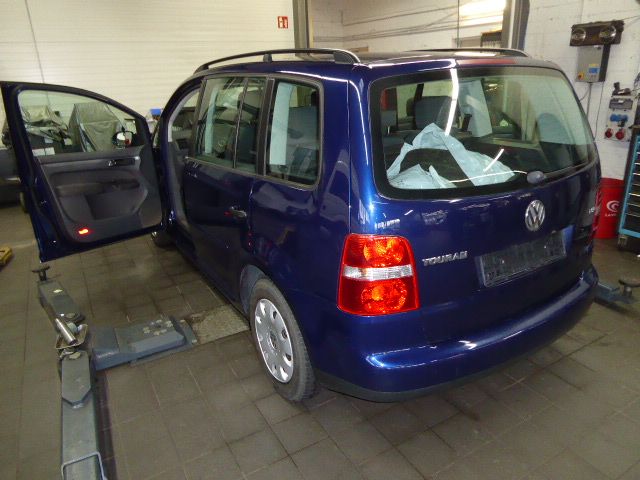 Volkswagen Touran Conceptline 1,6 FSI