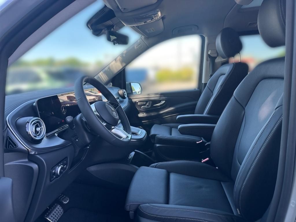Fahrzeugabbildung Mercedes-Benz V 300 d 4MATIC AVANTGARDE Lang AIRMATIC AHK STHZ