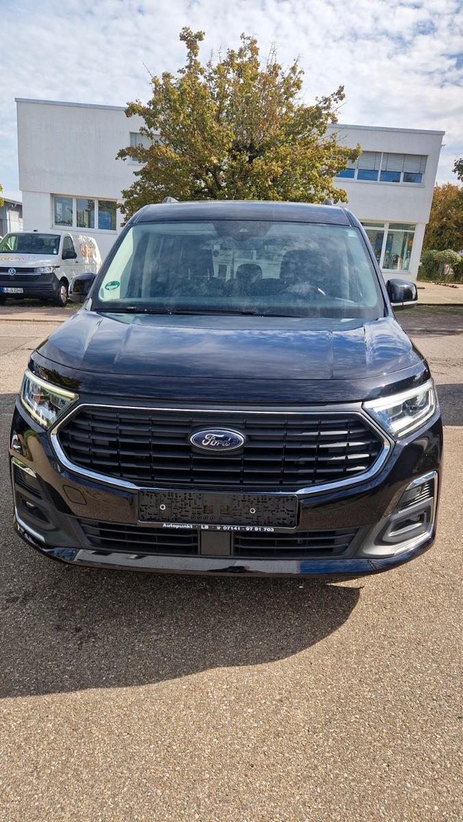 Ford Grand Tourneo 2.0 EcoBlue Titanium Automatik