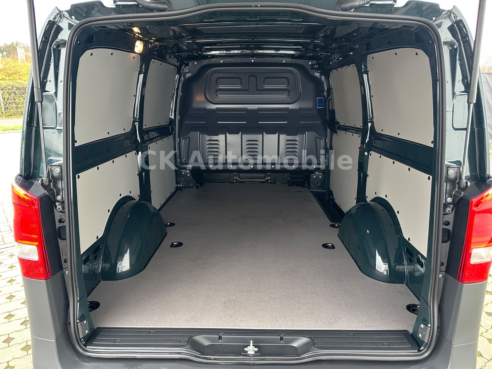Fahrzeugabbildung Mercedes-Benz Vito Kasten 114CDI RWD lang/Klima/Tempomat/AHK