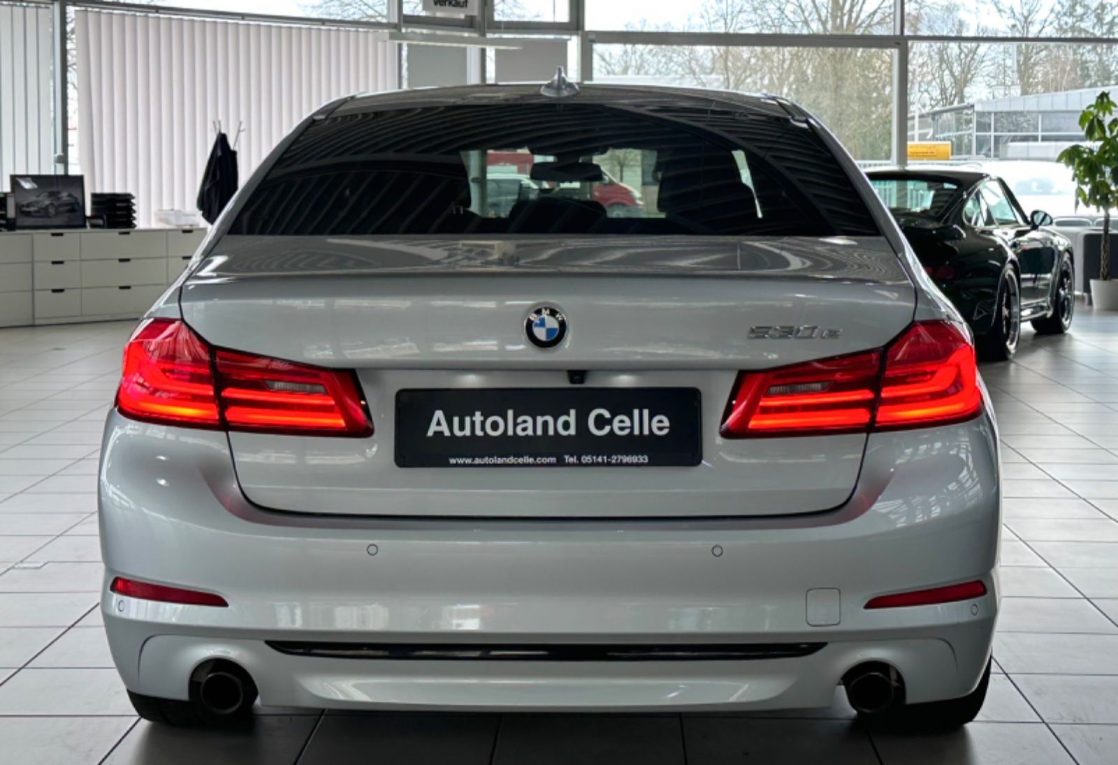 Fahrzeugabbildung BMW 530e iP Sport Line ACC Kamera HUD DAB HiFi