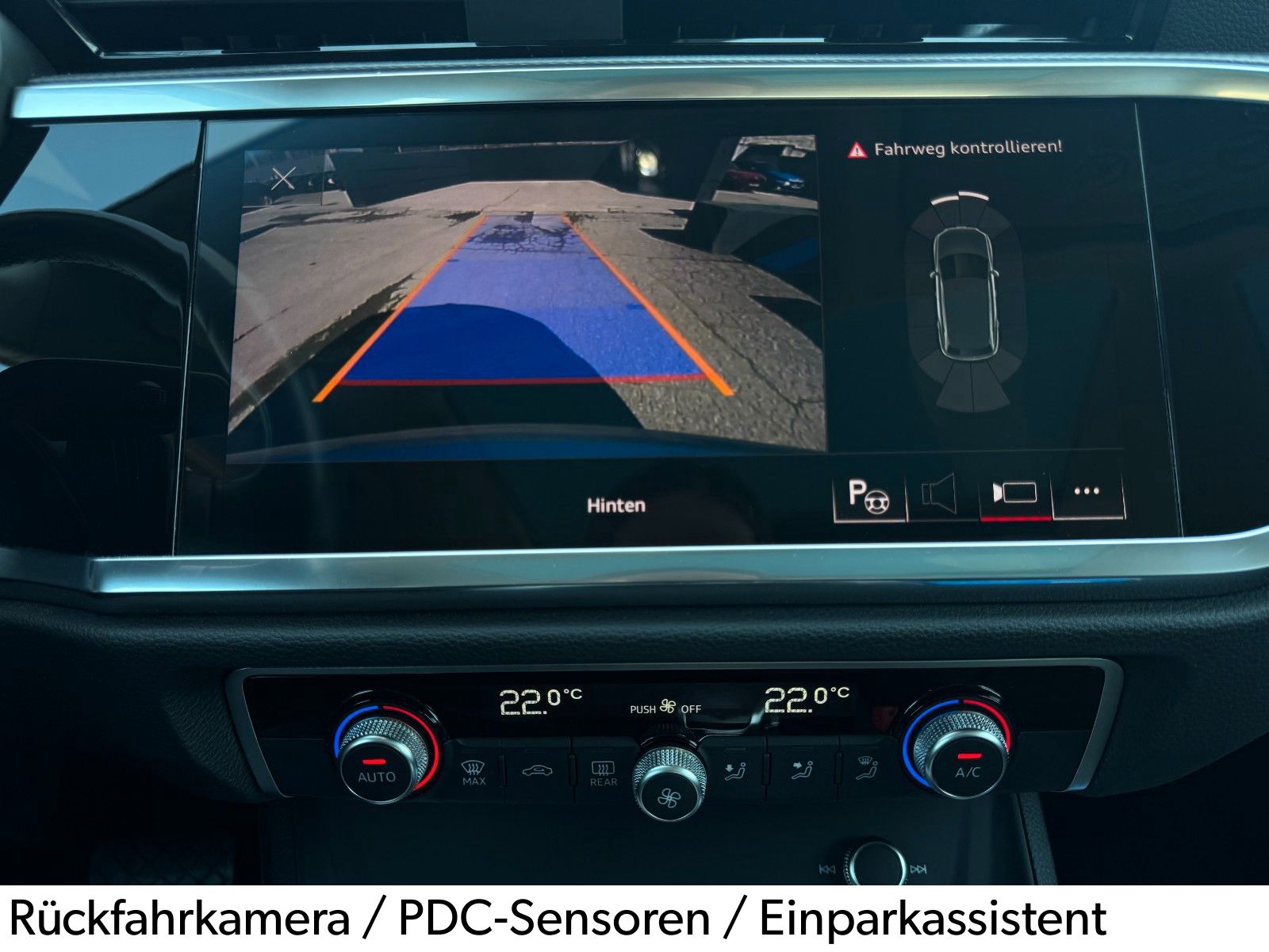 Fahrzeugabbildung Audi Q3 45 TFSI e S tronic Sonos Virtual Pano CAM ACC