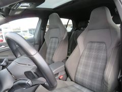 VW Golf VIII 2.0 TDI GTD Black Matrix 19'' Pan Stdh VW Golf VIII 2.0 TDI GTD Black Matrix 19'' Pan Stdh