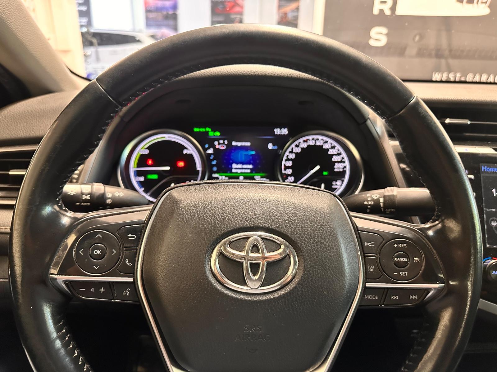Toyota Camry Hybrid Executive