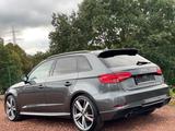 Audi A3 Sportback 40 Tfsi* S line*quattro*Matrix*AHK* - mit Benzin-Antrieb: Grau, Scheckheftgepflegt, Limousine