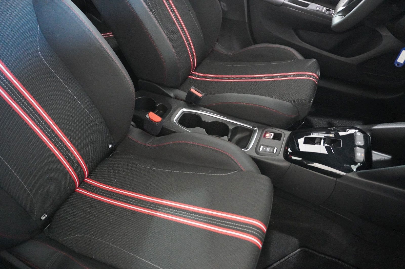 Fahrzeugabbildung Opel Corsa F 1.2T GS SPORT NAVI/LED/KAMERA/SPORT/DAB+