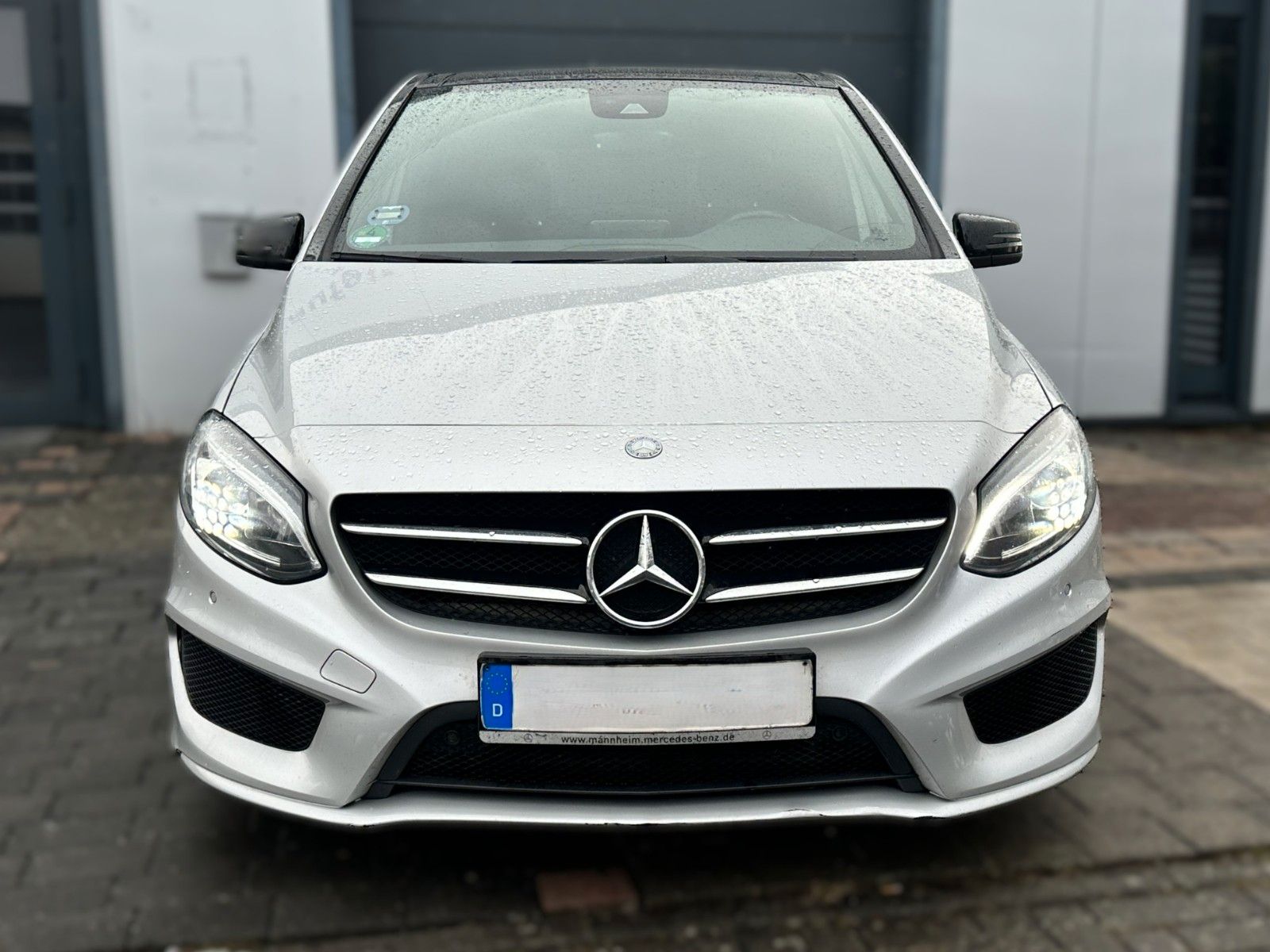 MERCEDES-BENZ B 200