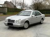 Mercedes-Benz MERCEDES E300D* 193TKM* AUTOMATIK* AVANTGARDE - Mercedes-Benz E 300 aus 1997 mit Diesel-Antrieb