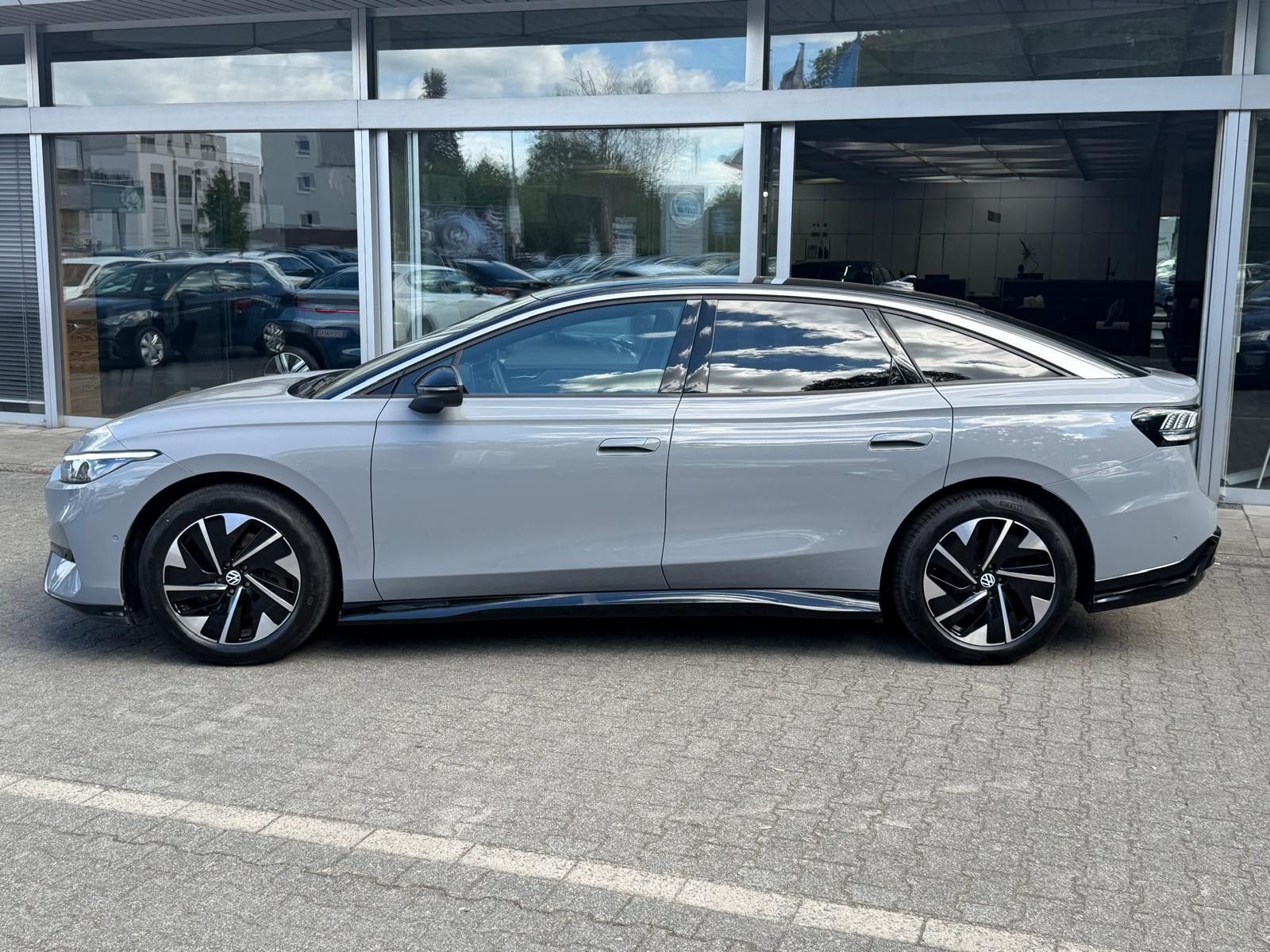 Fahrzeugabbildung Volkswagen ID.7 Pro >IQ.LIGHT+HEAD+MATRIX+NAVI+SHZ+ACC+360+