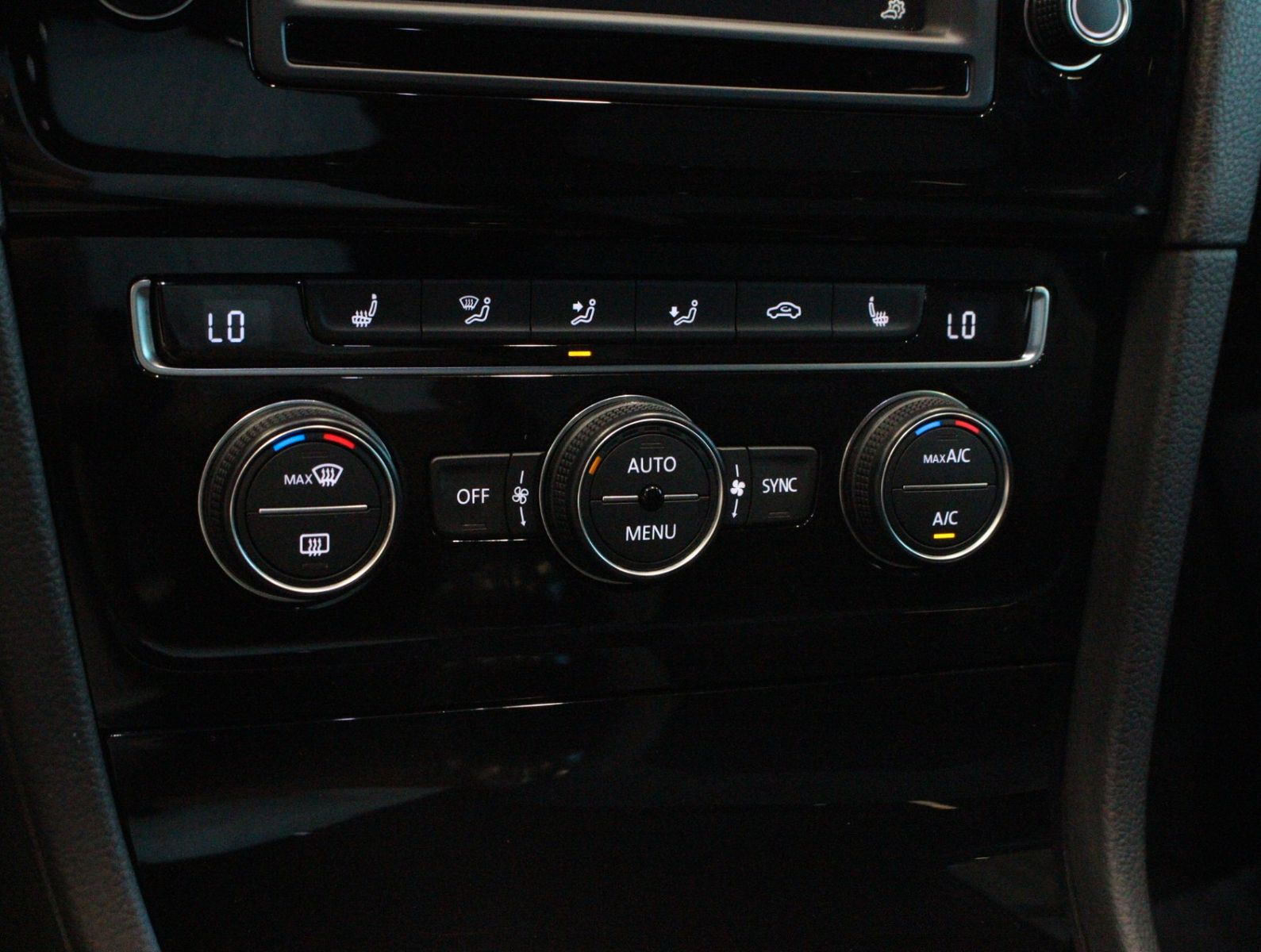 Fahrzeugabbildung Volkswagen Golf VII Lim. R BMT 4Motion APR Tuning*Bi Xenon
