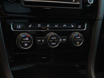 Volkswagen Golf - 12