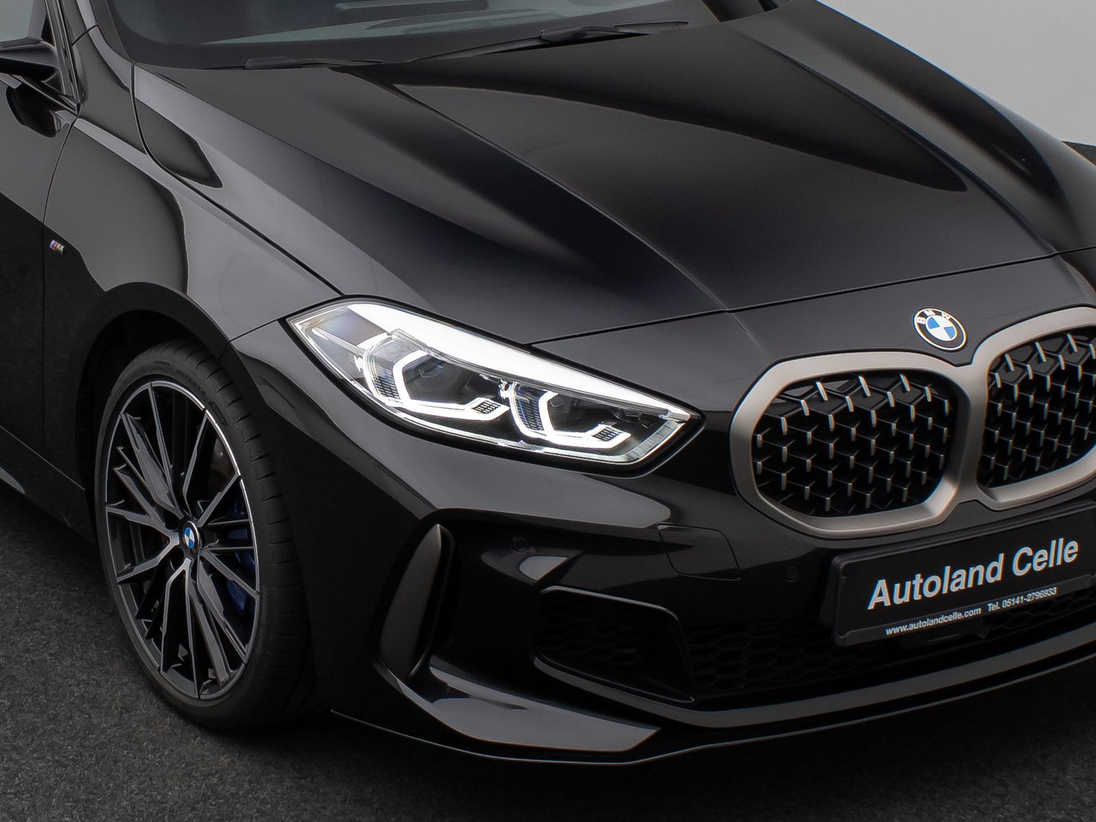 Fahrzeugabbildung BMW M135i xD HUD DAB H/K Komfort 19" Lenkradheizung