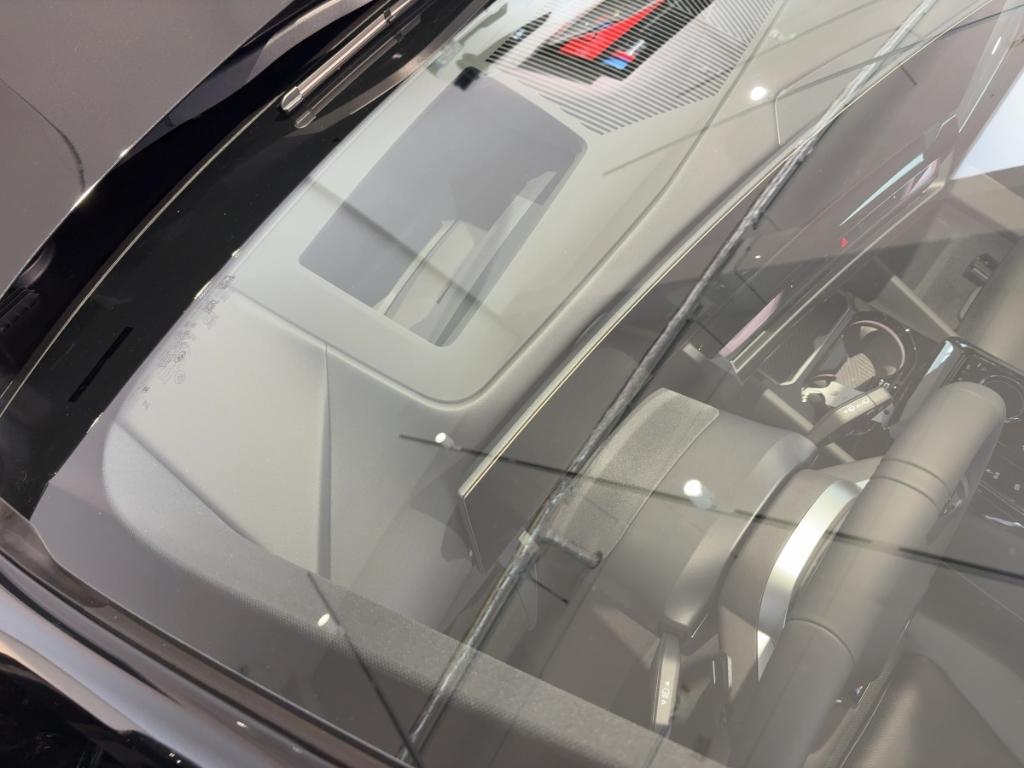 BMW i5 eDrive40 Sportpaket HUD AHK-klappbar AHK Navi