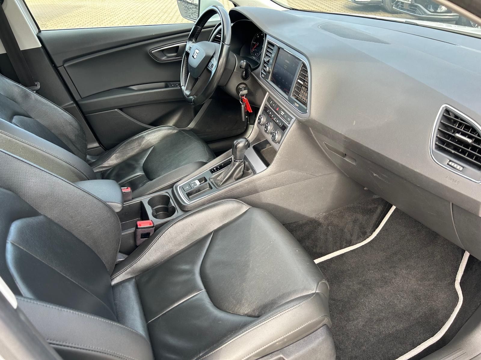 Fahrzeugabbildung SEAT Leon ST Style°DSG°Navi°Leder°LED°