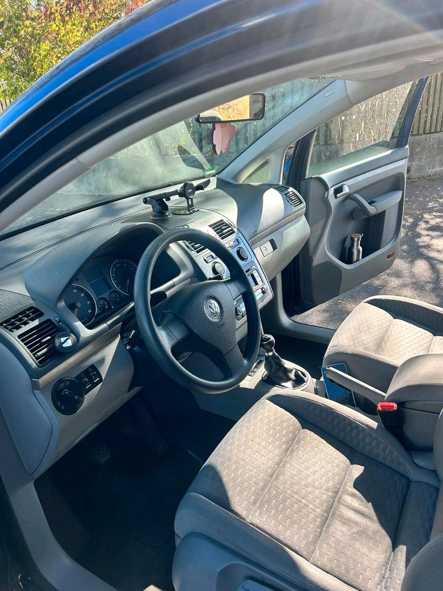 Volkswagen Touran 2007 — engine 140 HP (103kW)
