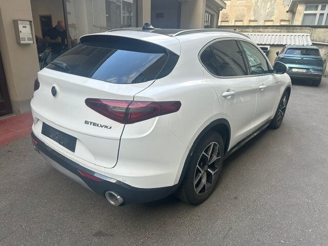 Alfa Romeo Stelvio 2.2 Turbodiesel 190 CV AT8 Q4 imagem 2