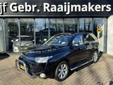 Mitsubishi Outlander 2.2 DI-D Intense+ 4WD *7-persoons*Schu - Mitsubishi Outlander: Intense