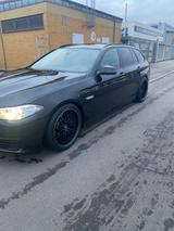 BMW 525d F11 Touring | Panorama | Vollleder  - BMW 525 Gebrauchtwagen in Stuttgart