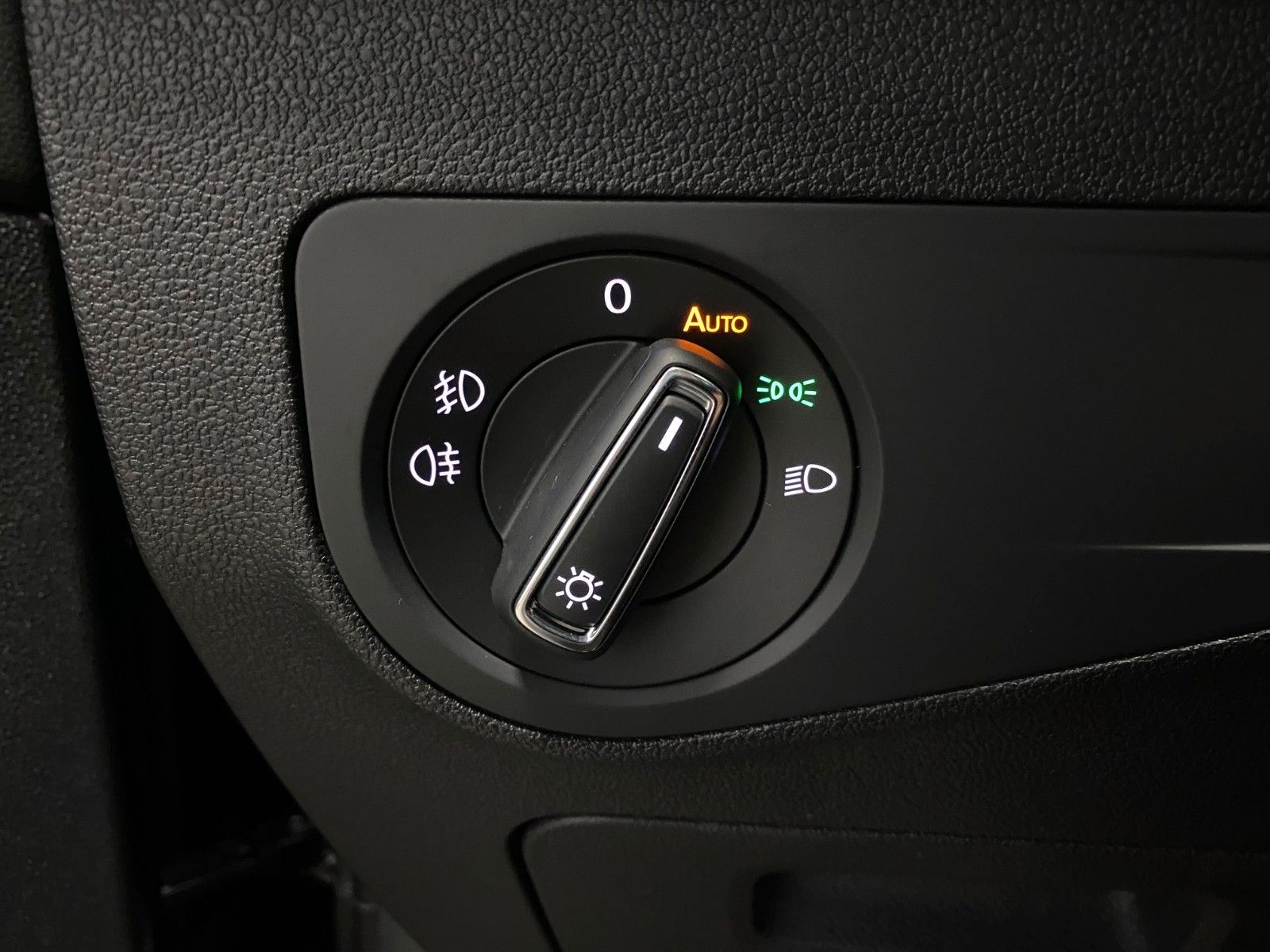 Fahrzeugabbildung Volkswagen Tiguan 1.4 TSI Trendline+NAVIGATION+AHK schwenk+