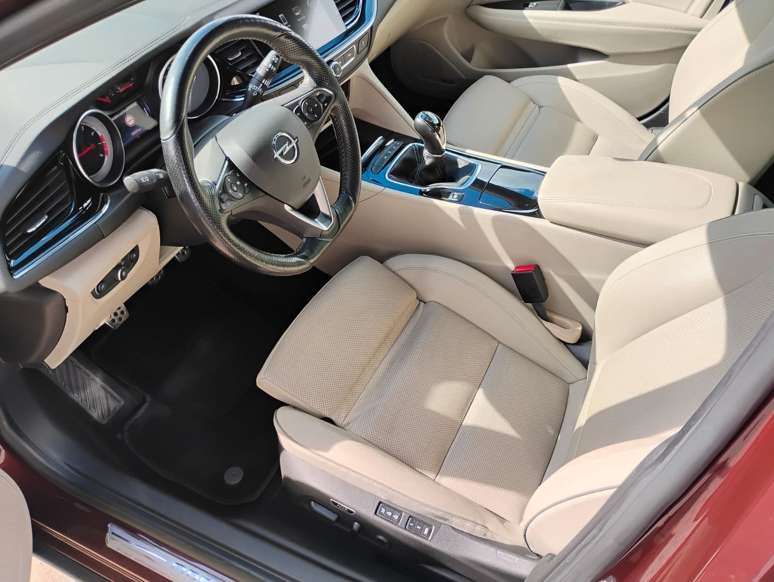 Opel Insignia (09/2017, Benzin)