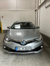 Toyota Auris Touring Sports Hybrid | 1. Hand  - Toyota Auris Touring Sports: Automatik