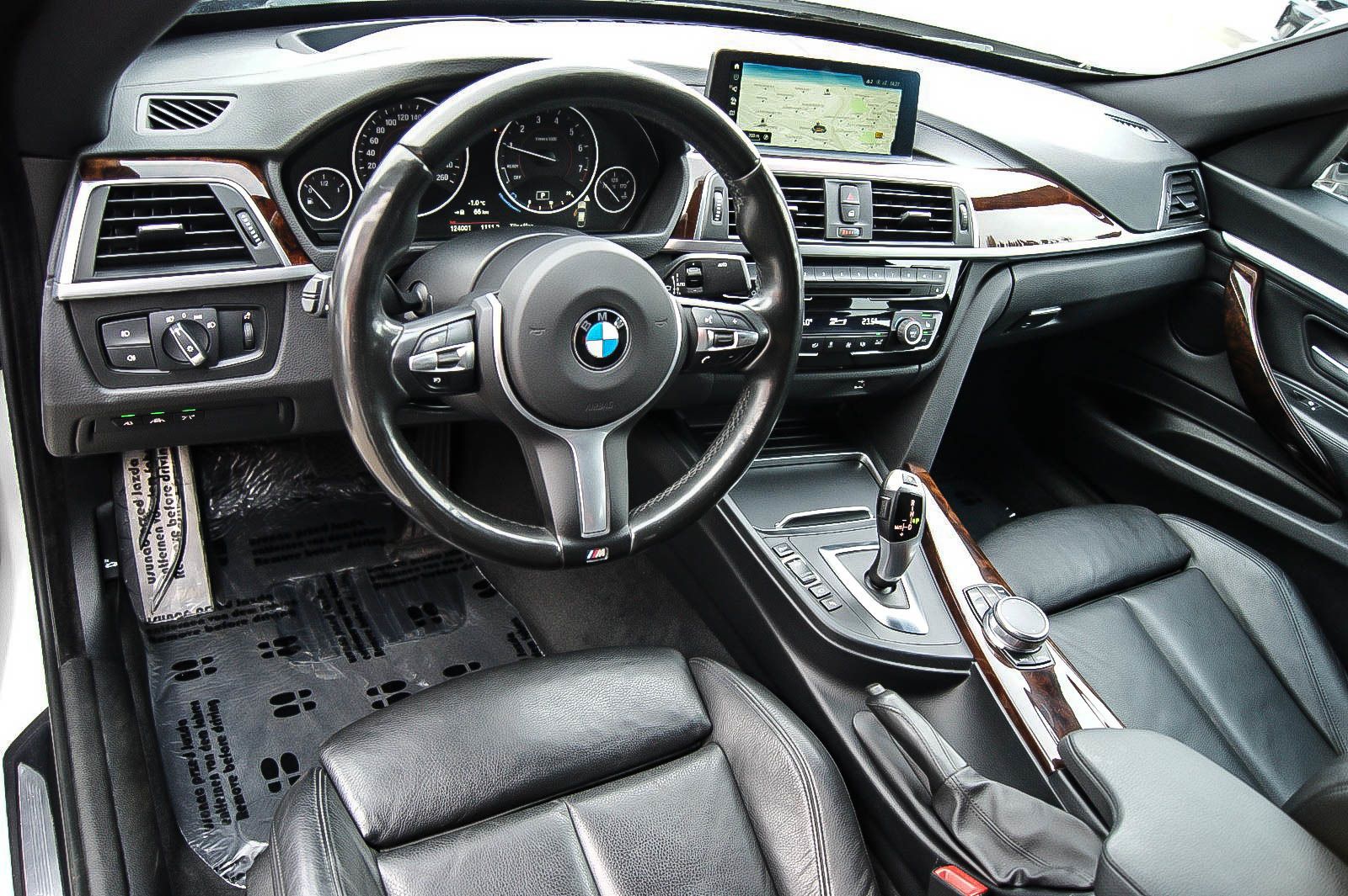 Fahrzeugabbildung BMW 320 Gran Turismo M-SPORT 360° LEDER HEADUP ANHZV